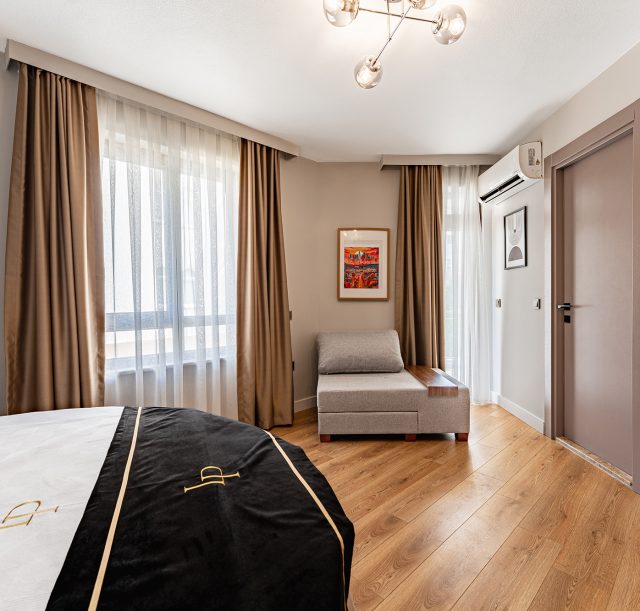 MUA05575-HDR